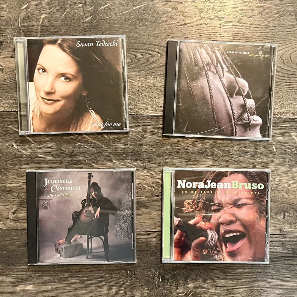 Lot of 4 CDS